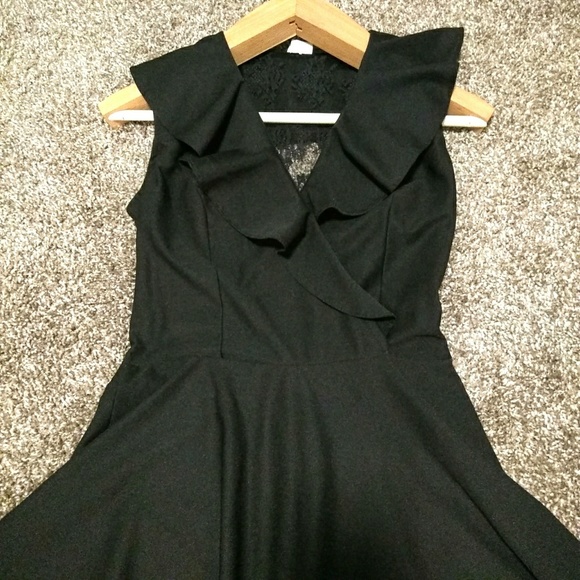 4/$20 Vintage Women Black Sleeveless Dress - Picture 4 of 5